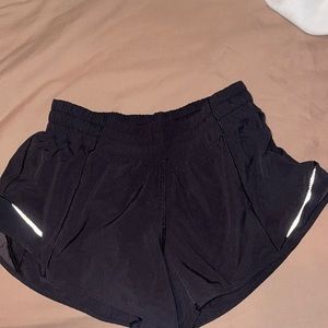 Lululemon hotty hot shorts 2.5 length